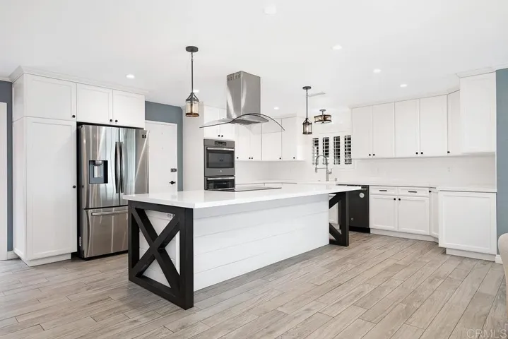 Large Island, Built in Appliances