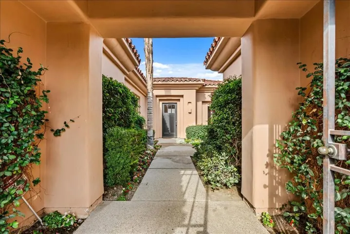 Private courtyard!