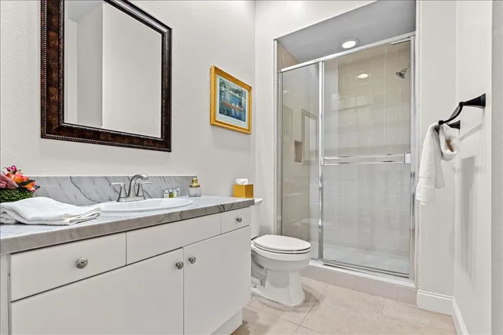 Guest bath bath