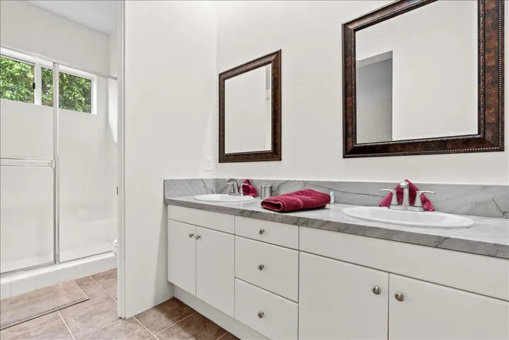 Guest bath 2