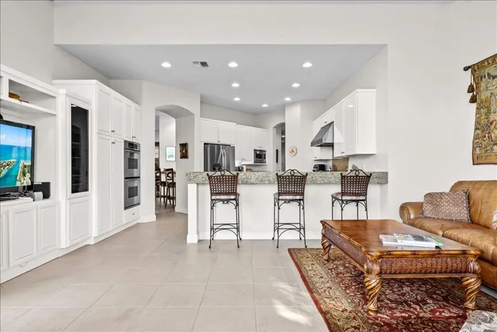Breakfast bar