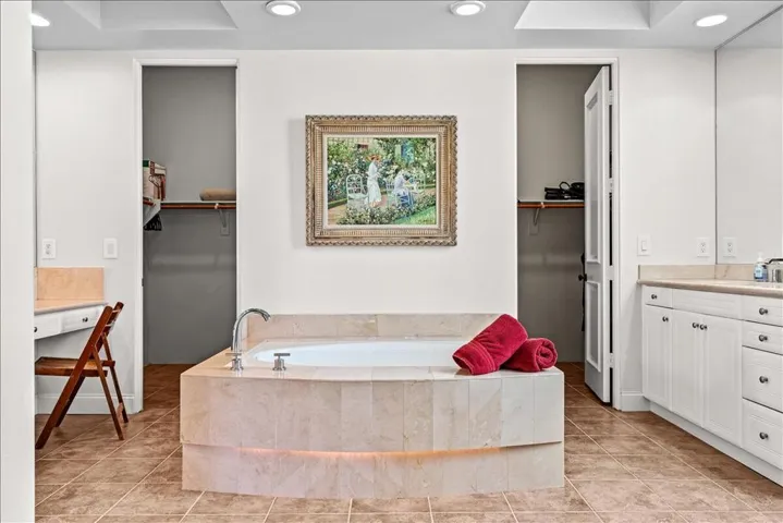 Marble tub surround