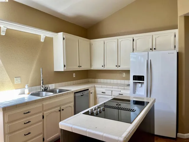 2420 Wayfarer Ct, Discovery Bay, California 94505