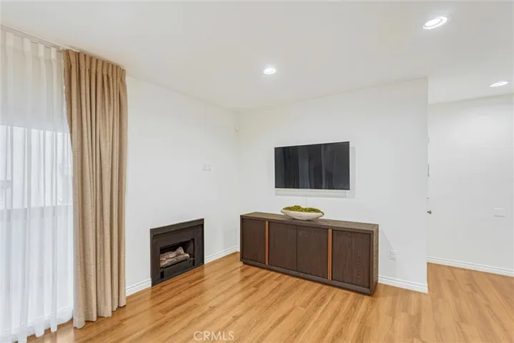 5540 Sylmar Avenue 5, Sherman Oaks, California 91401