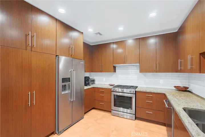 5540 Sylmar Avenue 5, Sherman Oaks, California 91401