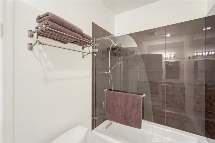 5540 Sylmar Avenue 5, Sherman Oaks, California 91401