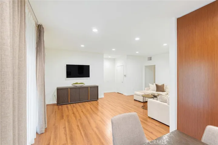5540 Sylmar Avenue 5, Sherman Oaks, California 91401