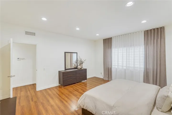 5540 Sylmar Avenue 5, Sherman Oaks, California 91401