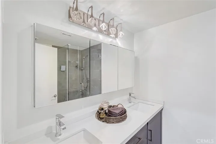 5540 Sylmar Avenue 5, Sherman Oaks, California 91401