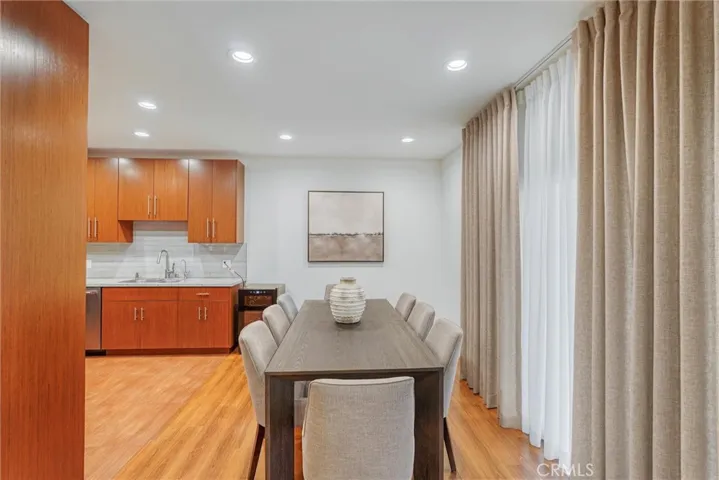 5540 Sylmar Avenue 5, Sherman Oaks, California 91401