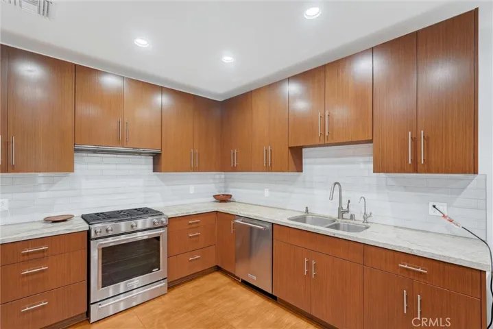 5540 Sylmar Avenue 5, Sherman Oaks, California 91401