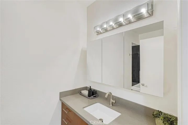 5540 Sylmar Avenue 5, Sherman Oaks, California 91401