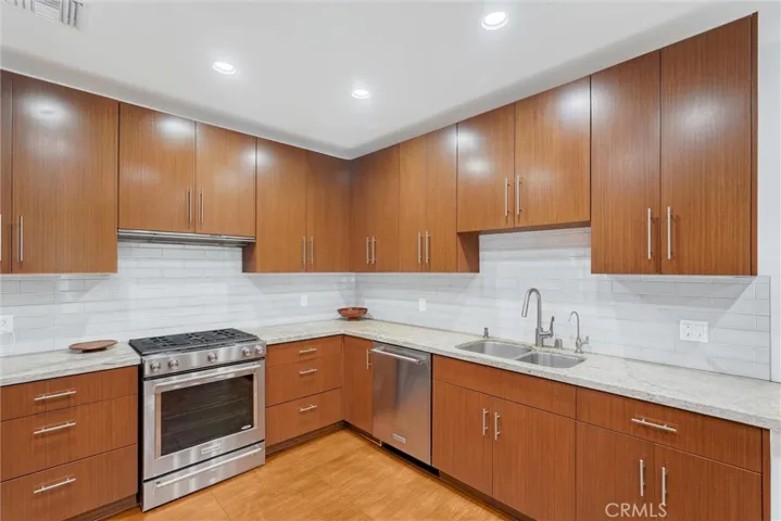 5540 Sylmar Avenue 5, Sherman Oaks, California 91401