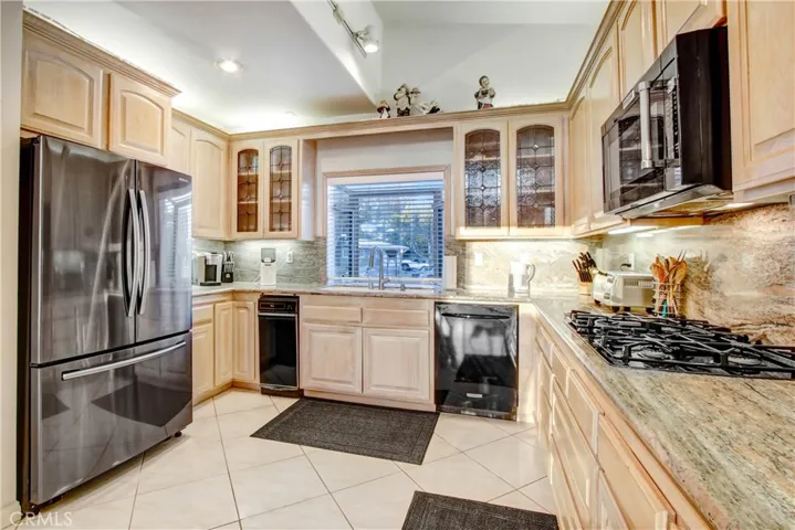 23780 Clarendon Street, Woodland Hills, California 91367