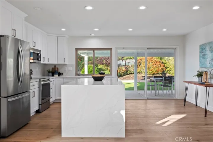 12695 Camino Vuelo, San Diego, California 92128