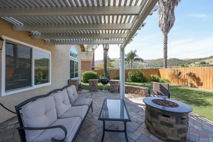 Plenty of room for sitting and enjoying family and friends