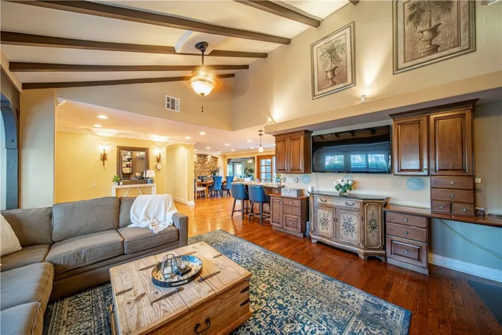 3161 Woodstock, Rossmoor, California 90720