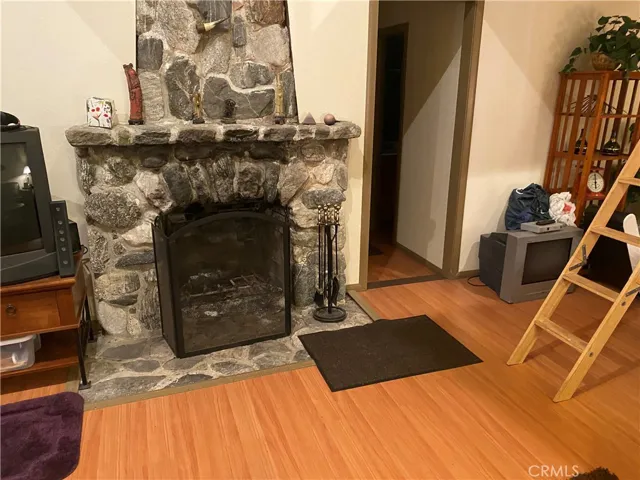 9520 Falls Road, Forest Falls, California 92339
