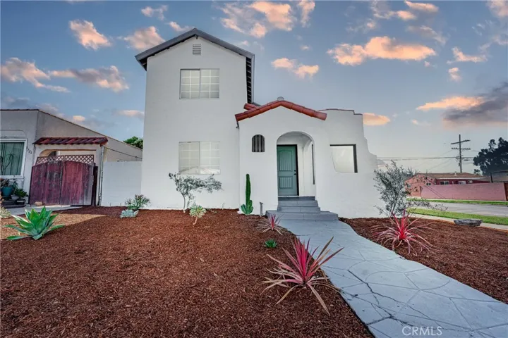 6717 Cimarron Street, Los Angeles, California 90047