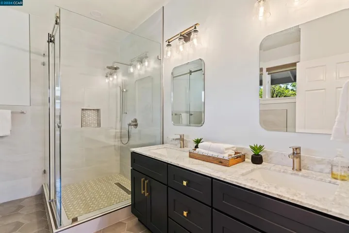 14 Washington Ln, Orinda, California 94563