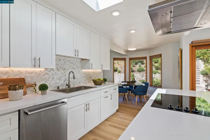 14 Washington Ln, Orinda, California 94563