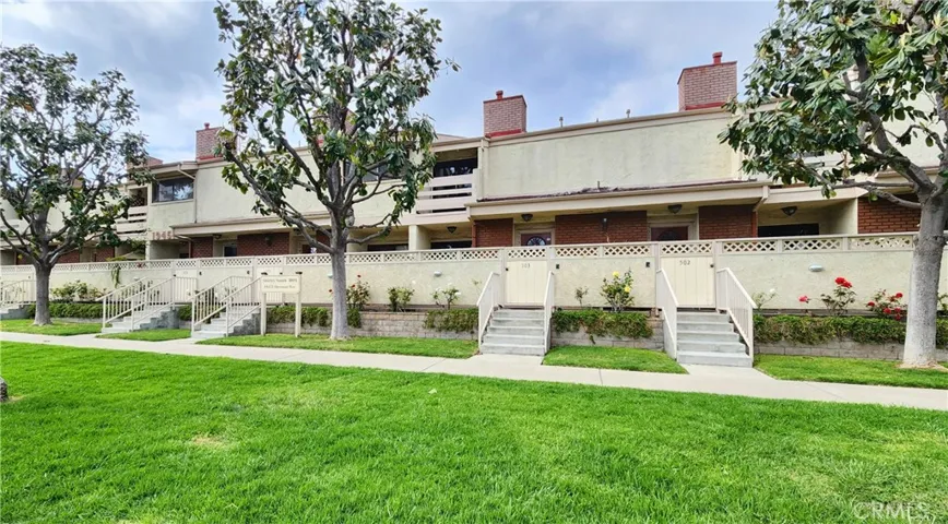 19451 Sherman Way 503, Reseda, California 91335