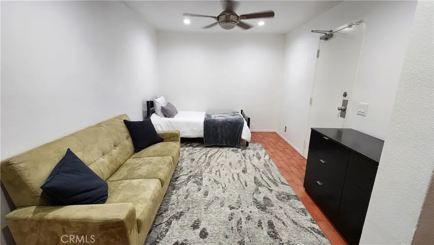 19451 Sherman Way 503, Reseda, California 91335