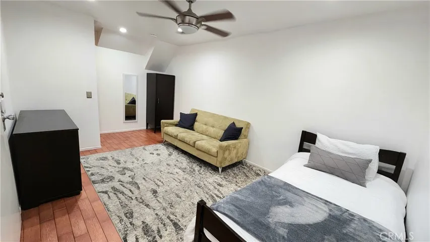 19451 Sherman Way 503, Reseda, California 91335