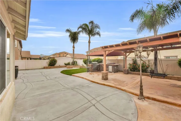 823 Volande Court, Perris, California 92571