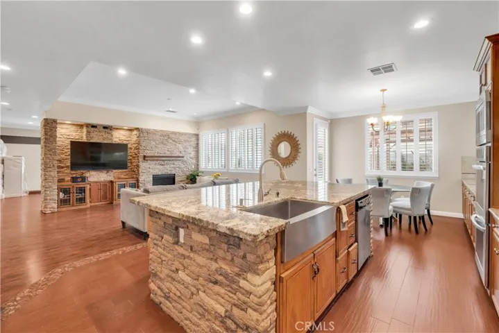 823 Volande Court, Perris, California 92571