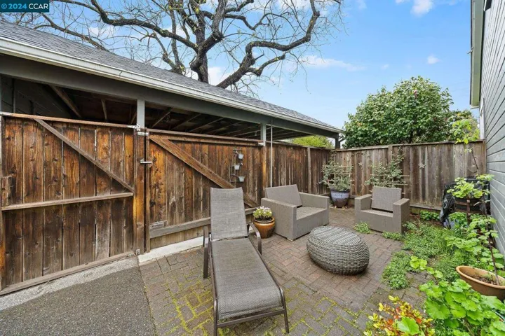921 Saracen Rd, Santa Rosa, California 95401