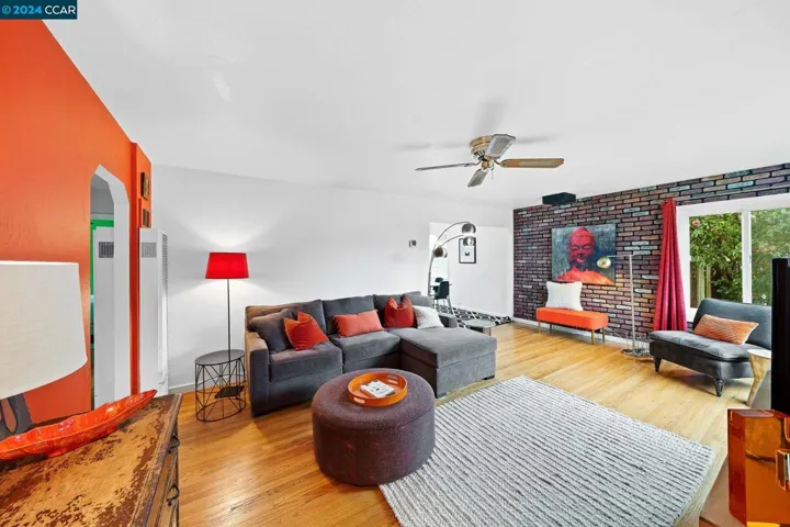 921 Saracen Rd, Santa Rosa, California 95401