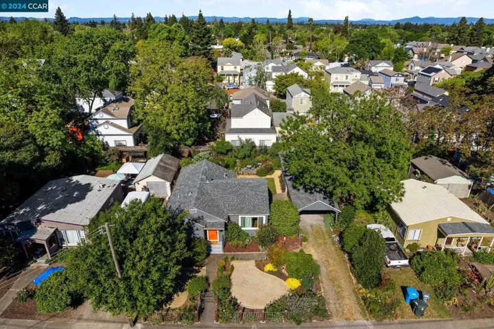 921 Saracen Rd, Santa Rosa, California 95401