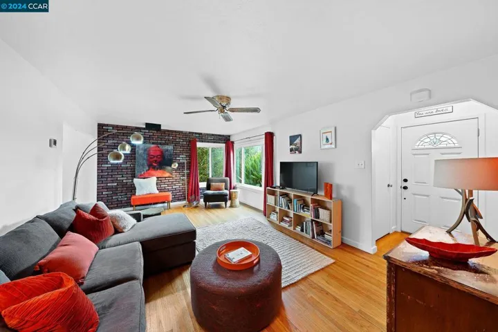 921 Saracen Rd, Santa Rosa, California 95401