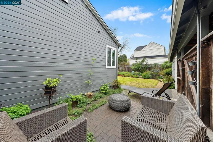 921 Saracen Rd, Santa Rosa, California 95401