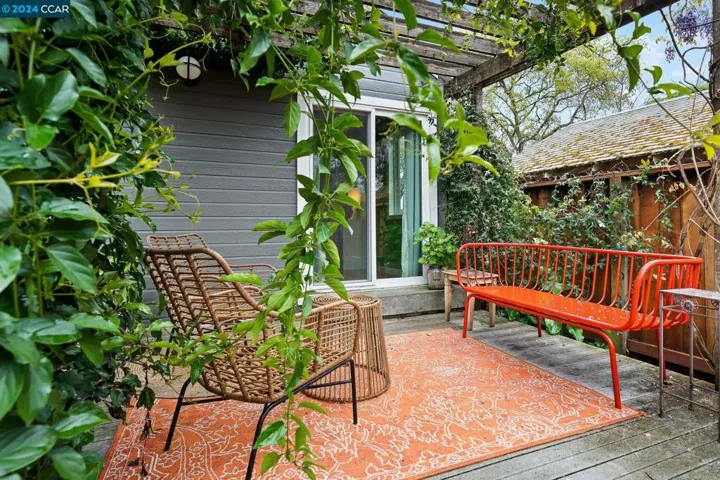 921 Saracen Rd, Santa Rosa, California 95401