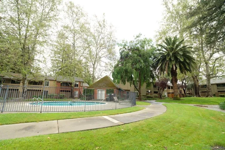 810 Oak Grove 86, Concord, California 94518