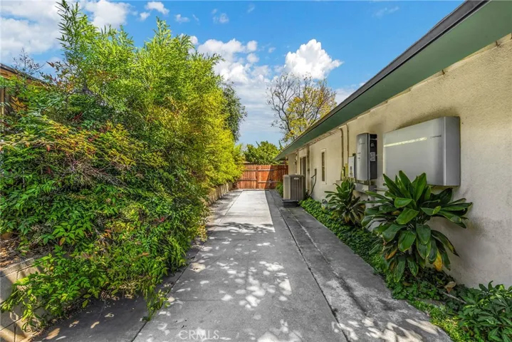 1845 Antioch Road, Claremont, California 91711