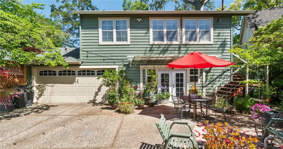 572 Vallombrosa Way, Chico, California 95926
