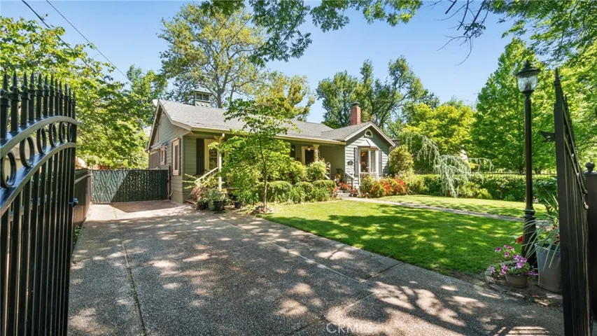572 Vallombrosa Way, Chico, California 95926