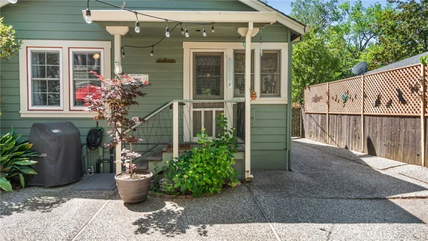 572 Vallombrosa Way, Chico, California 95926