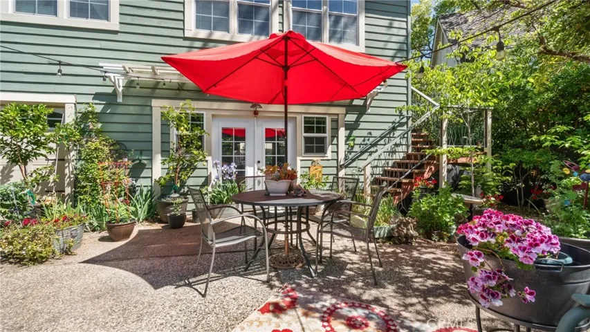 572 Vallombrosa Way, Chico, California 95926