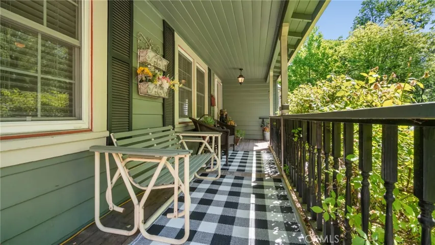 572 Vallombrosa Way, Chico, California 95926