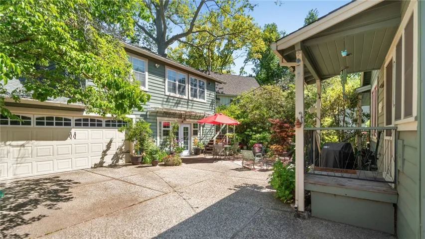 572 Vallombrosa Way, Chico, California 95926