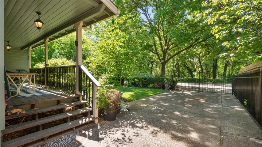572 Vallombrosa Way, Chico, California 95926