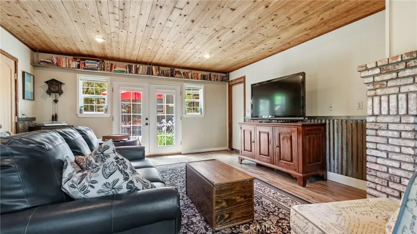 572 Vallombrosa Way, Chico, California 95926