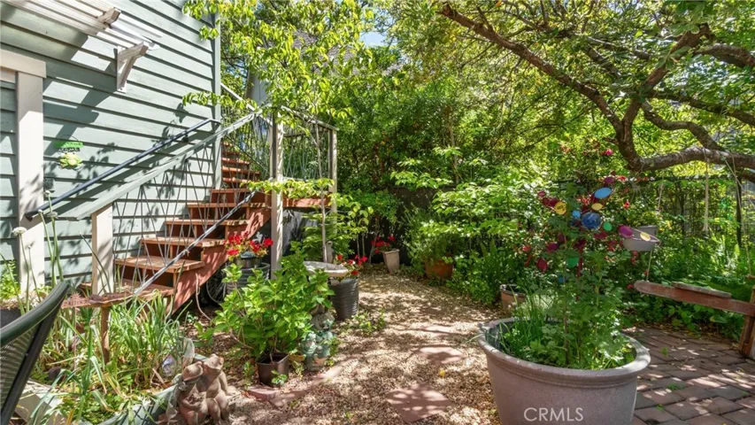 572 Vallombrosa Way, Chico, California 95926