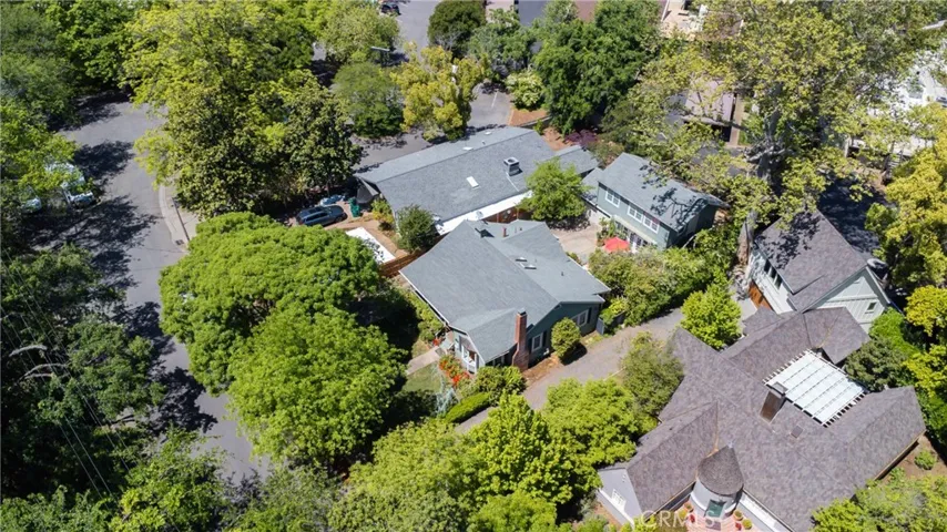 572 Vallombrosa Way, Chico, California 95926