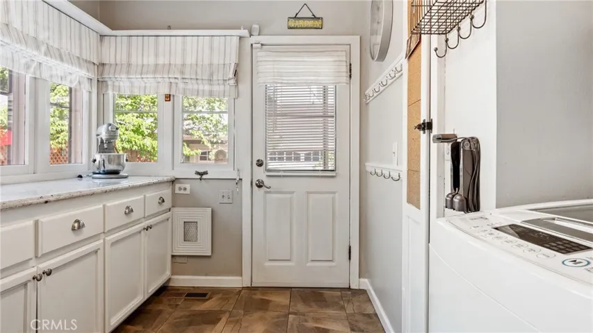 572 Vallombrosa Way, Chico, California 95926