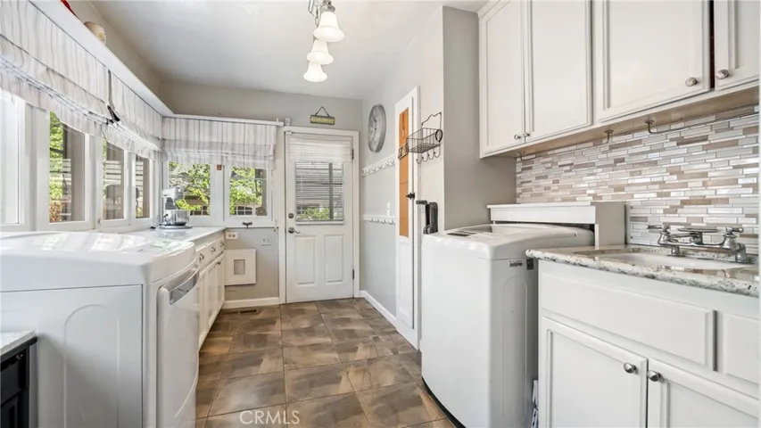 572 Vallombrosa Way, Chico, California 95926